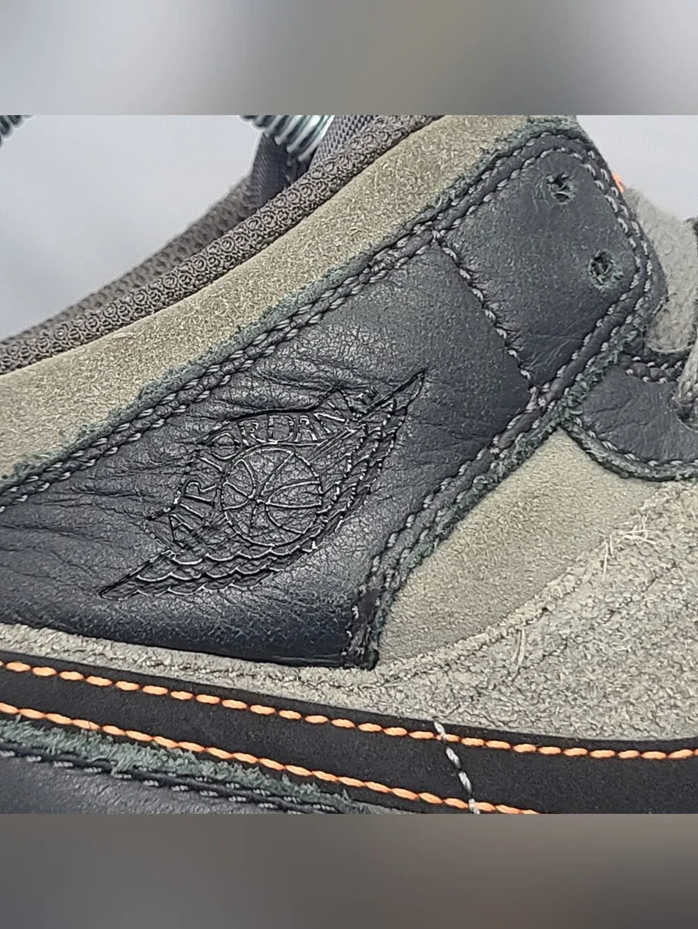 Jordan 1 Mid SE GS 